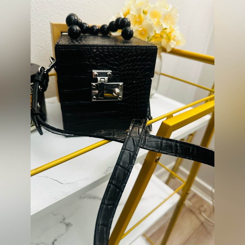 TOPSHOP Croc-Embossed Square Handbag - Picture 3 of 5